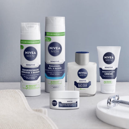 NIVEA MEN Sensitive After Shave Balsam (100 ml), beruhigendes After Shave, feuchtigkeitsspendende Hautpflege nach der Rasur mit Kamille und Vitamin E